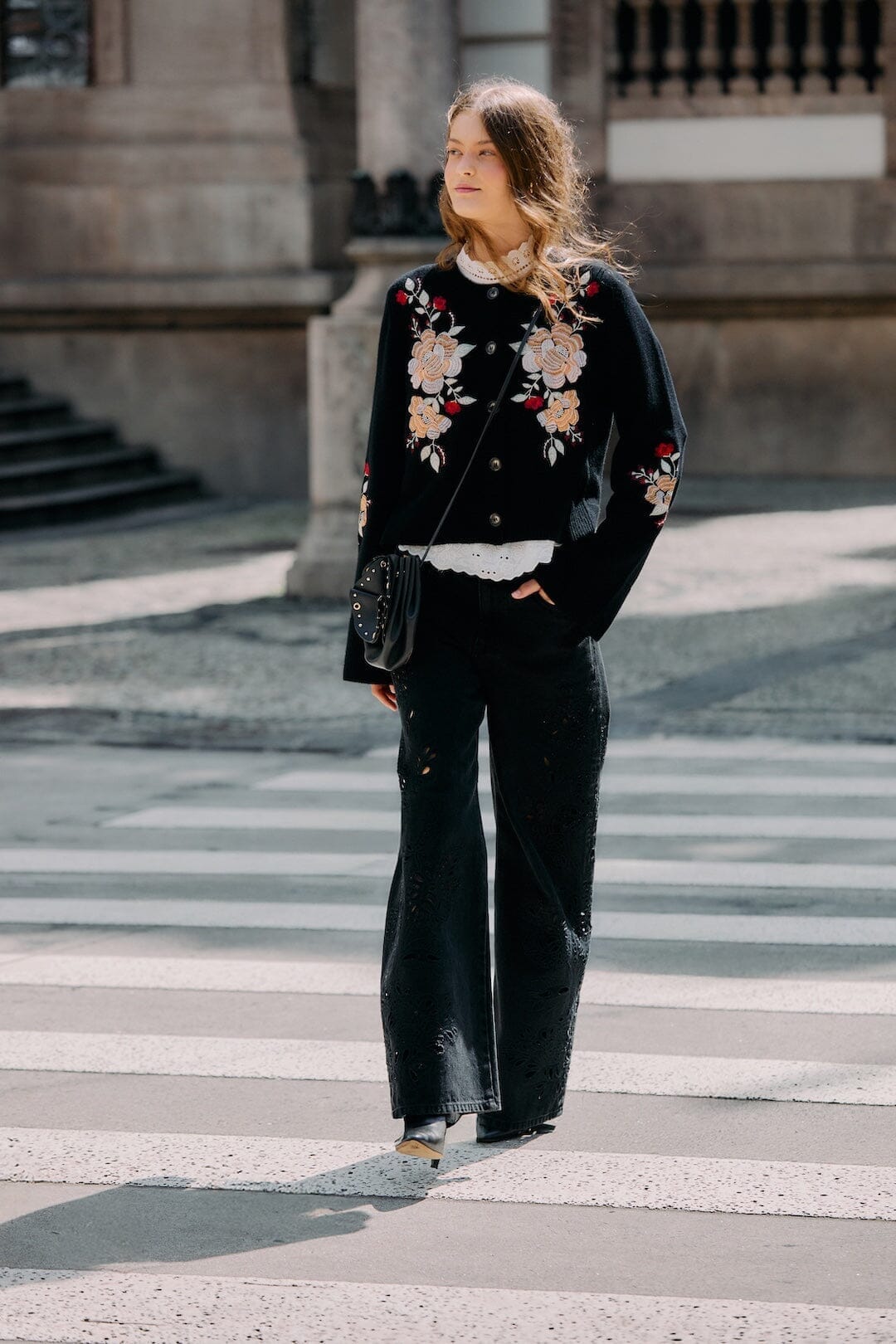 Black Flowers Embroidered Buttoned Knit Cardigan